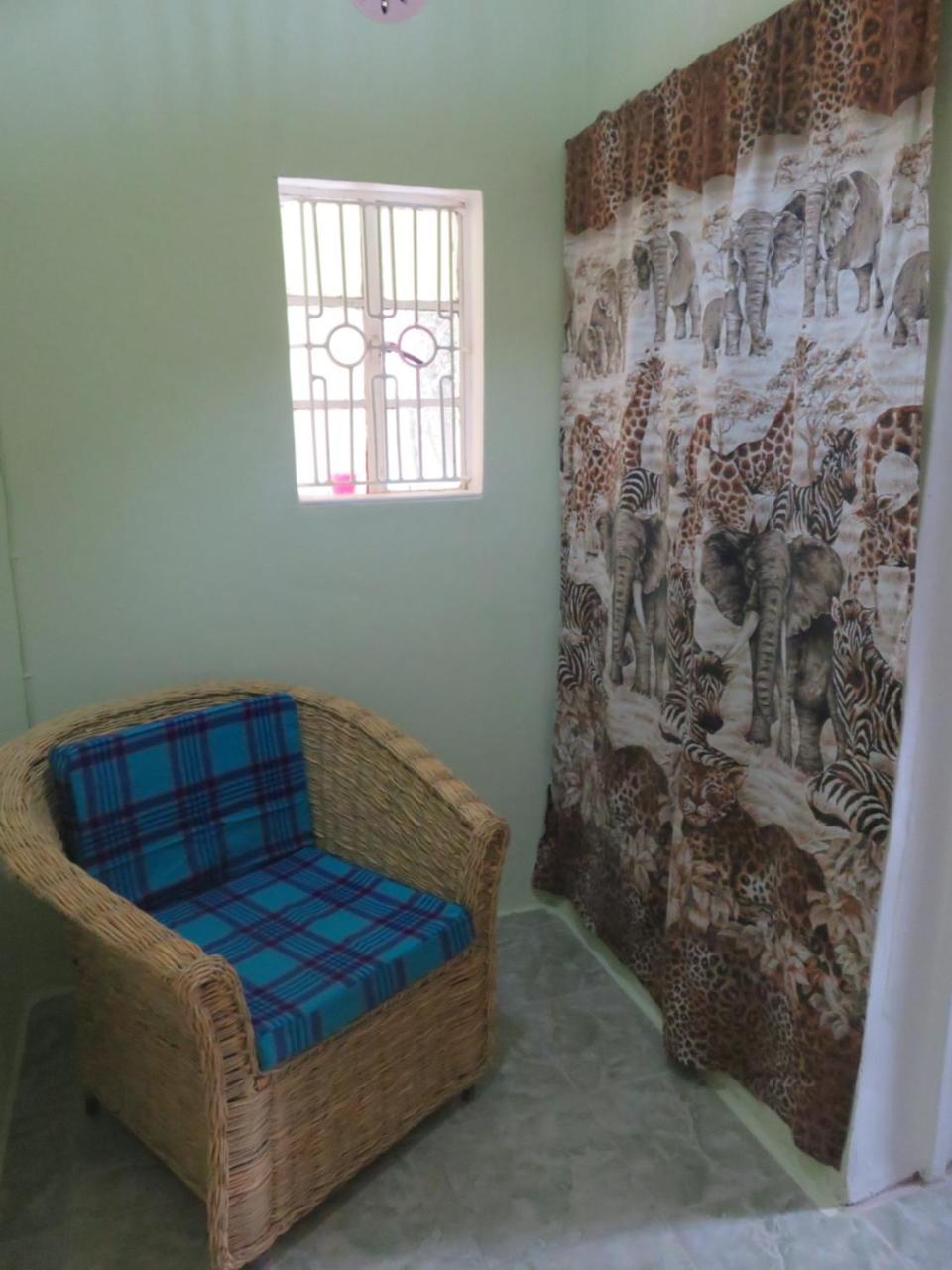 Aloepark Art Hotel Naivasha Bagian luar foto